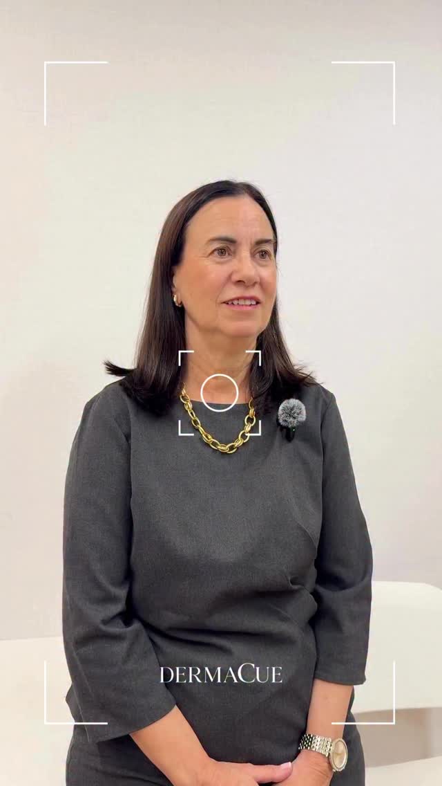 ✨ Láser CO₂: el tratamiento que transforma tu piel ✨
En DERMACUE contamos con el láser CO₂ fraccionado, uno de los procedimientos más eficaces para mejorar, rejuvenecer y renovar la piel.
💎 ¿Qué puede hacer por ti?
• Suavizar líneas finas y arrugas
• Mejorar textura y tono
• Reducir cicatrices y marcas
• Aportar firmeza y luminosidad
• Favorecer la regeneración profunda de la piel
Un tratamiento médico de alta precisión, formulado y realizado por médicos dermatólogos para garantizar resultados reales y seguros.
✨ Dale a tu piel el impulso que merece.
DERMACUE – Dermatología Médica, Ética y Estética
#DERMACUE #LáserCO2 #RejuvenecimientoFacial #Dermatología #PielRenovada CuidadoDeLaPiel